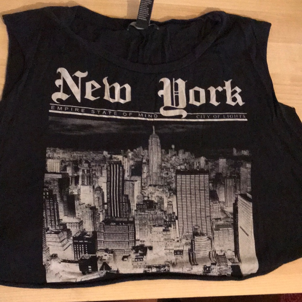 A New York cropped muscle tee